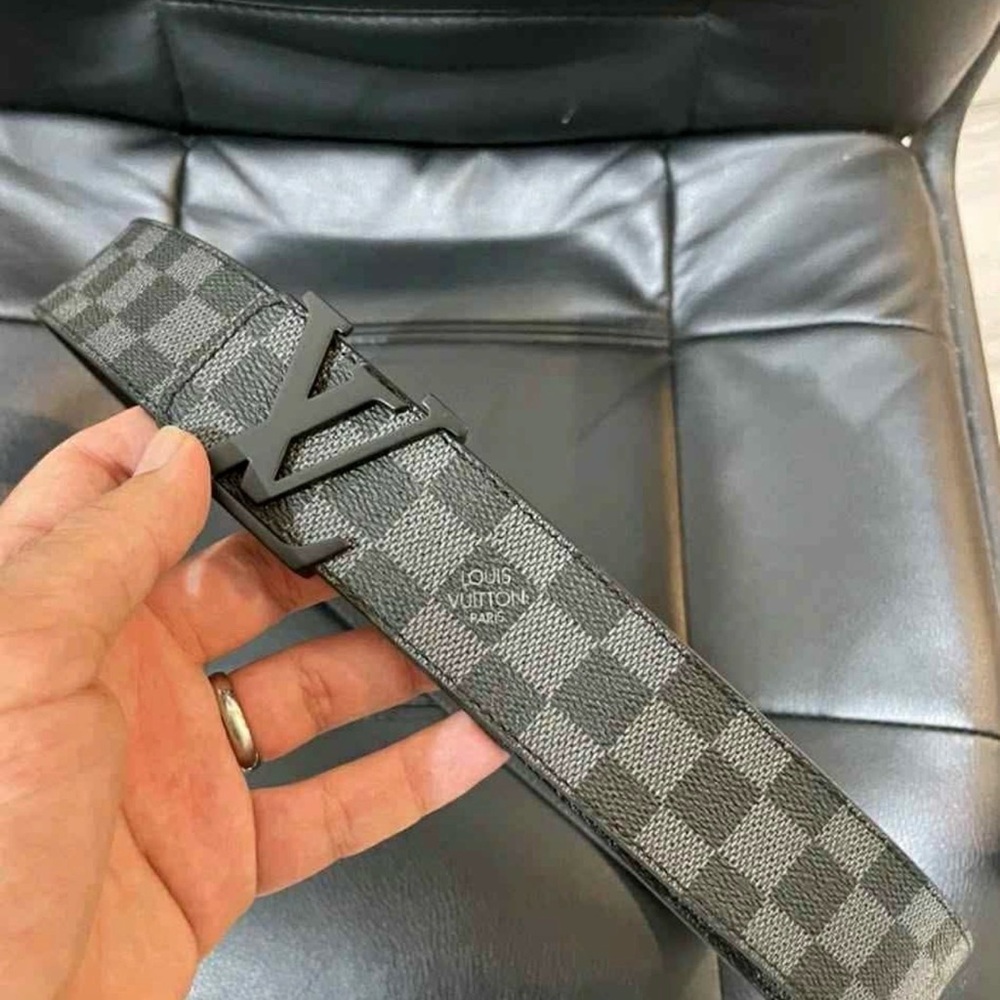 Louis Vuitton Gray Checkered Men's Belt 36/34